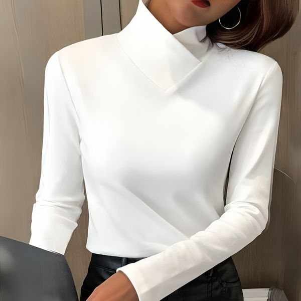 Charo | Elegant Turtleneck Fit