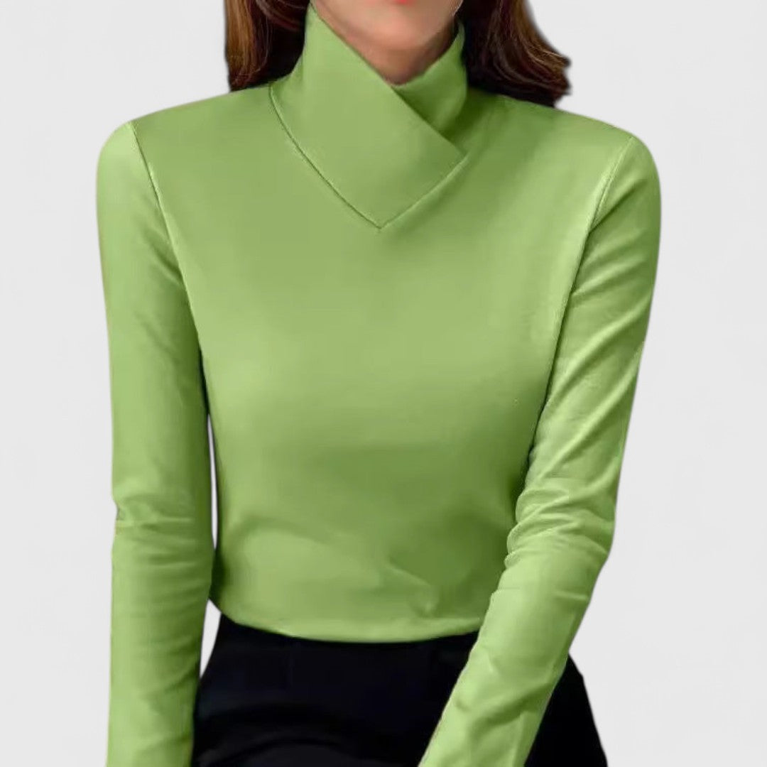 June | Clair | Elegant Turtleneck Fit