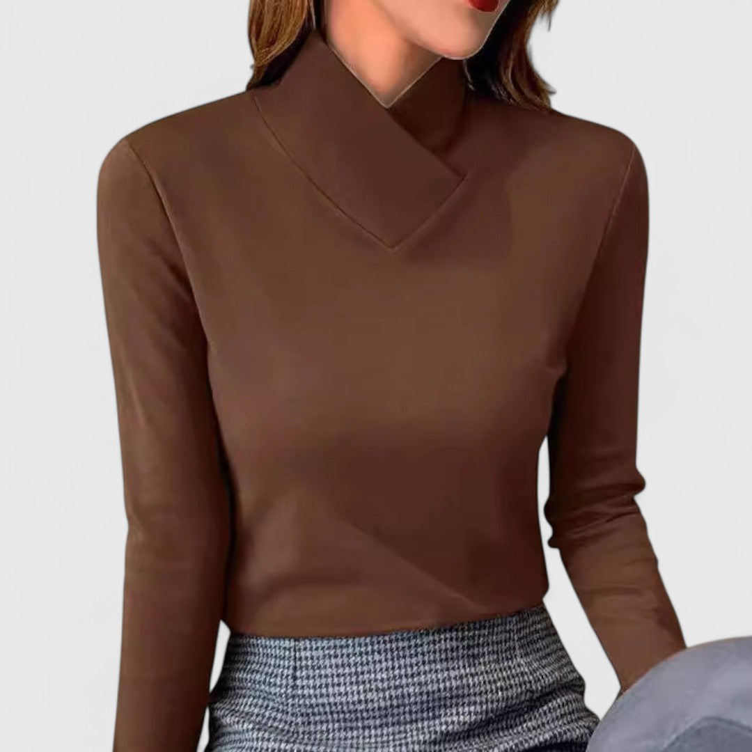 June | Clair | Elegant Turtleneck Fit